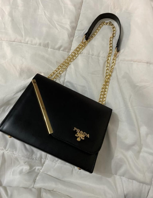 black Shoulder Bag (Golden Chain)